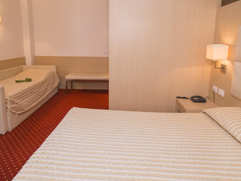 Hotel Regina Bolzano Luaran gambar