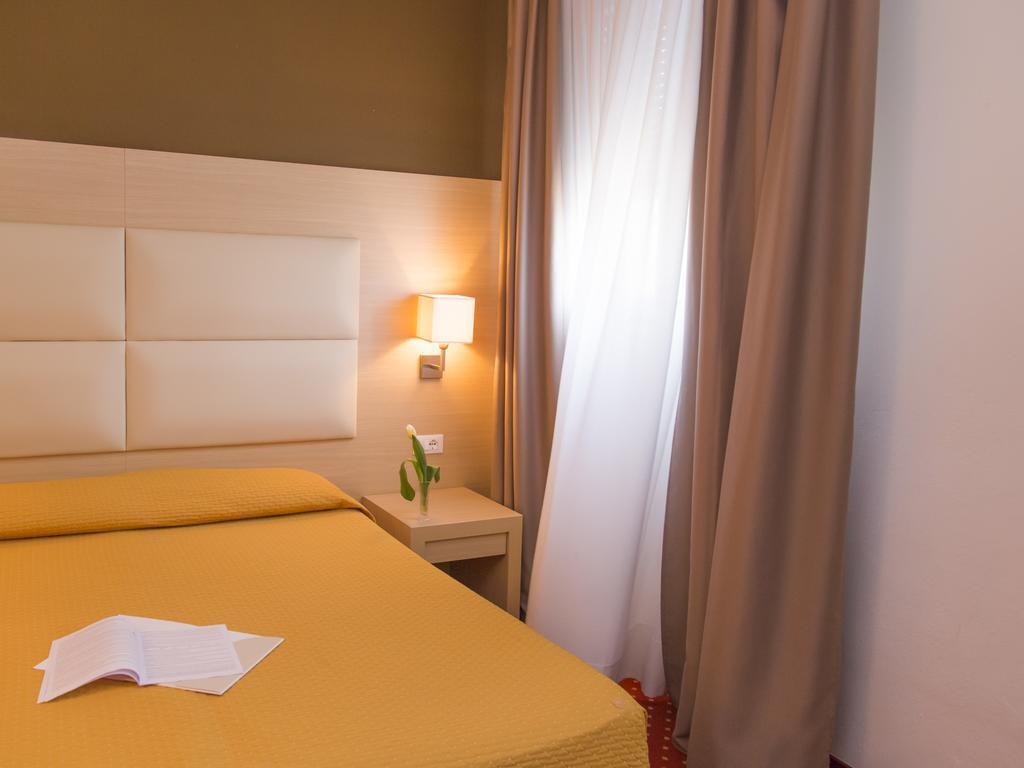 Hotel Regina Bolzano Luaran gambar