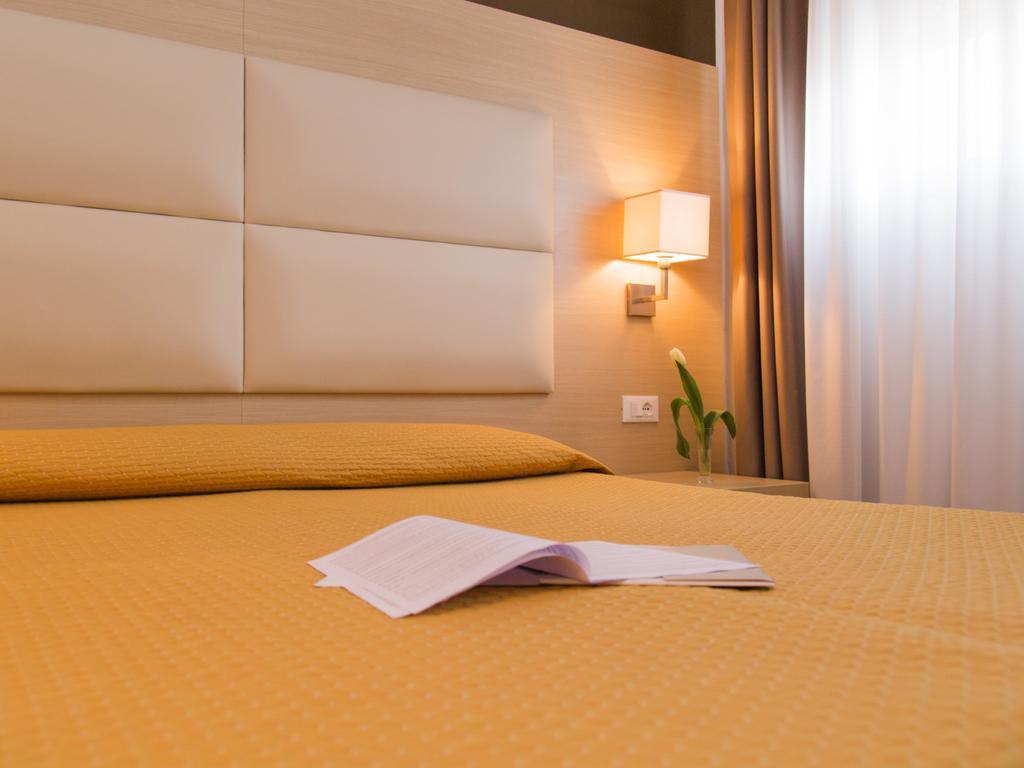 Hotel Regina Bolzano Luaran gambar