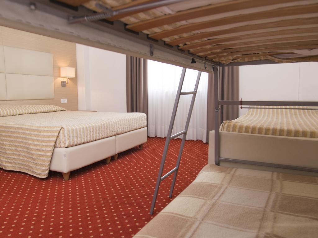 Hotel Regina Bolzano Luaran gambar