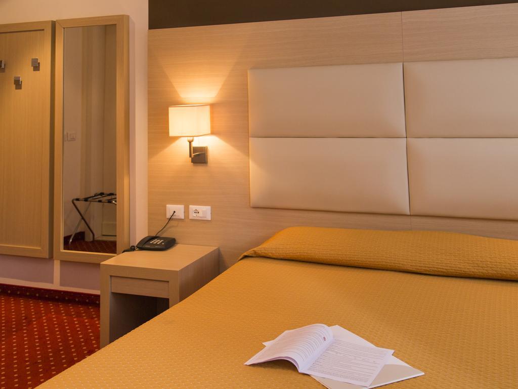 Hotel Regina Bolzano Luaran gambar