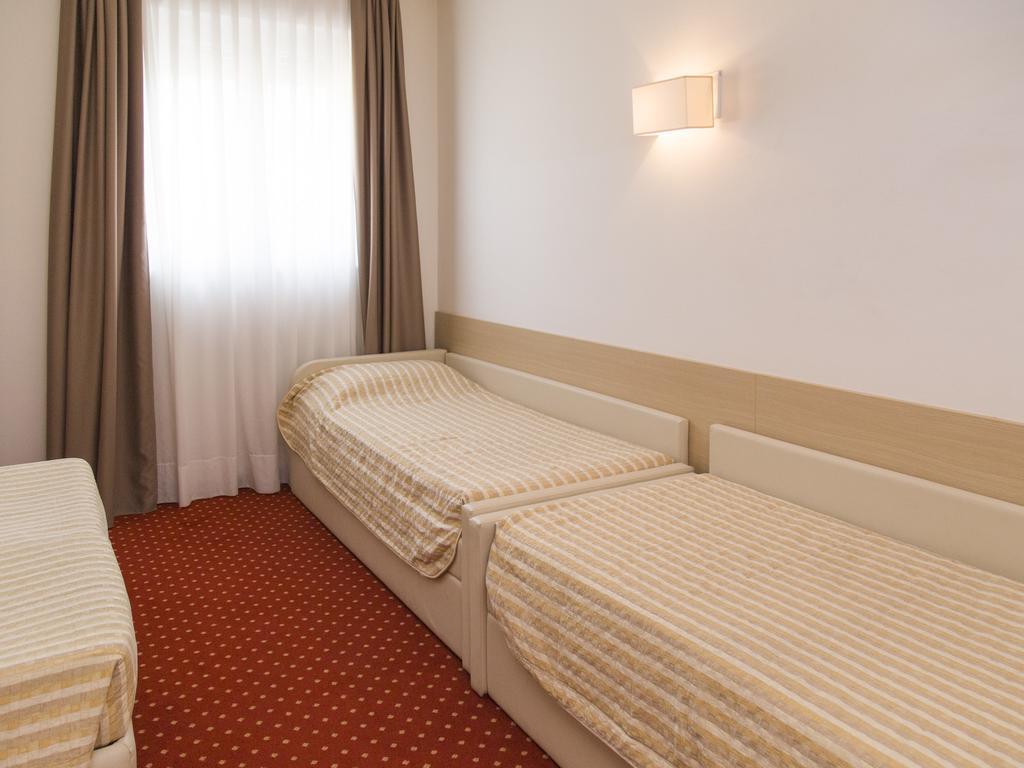 Hotel Regina Bolzano Luaran gambar